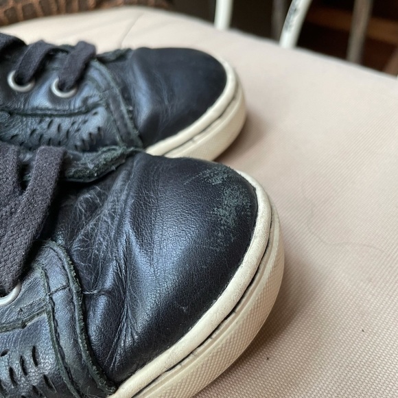 UGG Blaney Leather Zipper High Top Sneaker - Picture 5 of 10